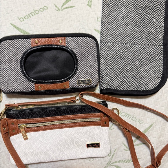 Itzy Ritzy Tri-Tone Tote with Tassel and Bow - Picture 3 of 3